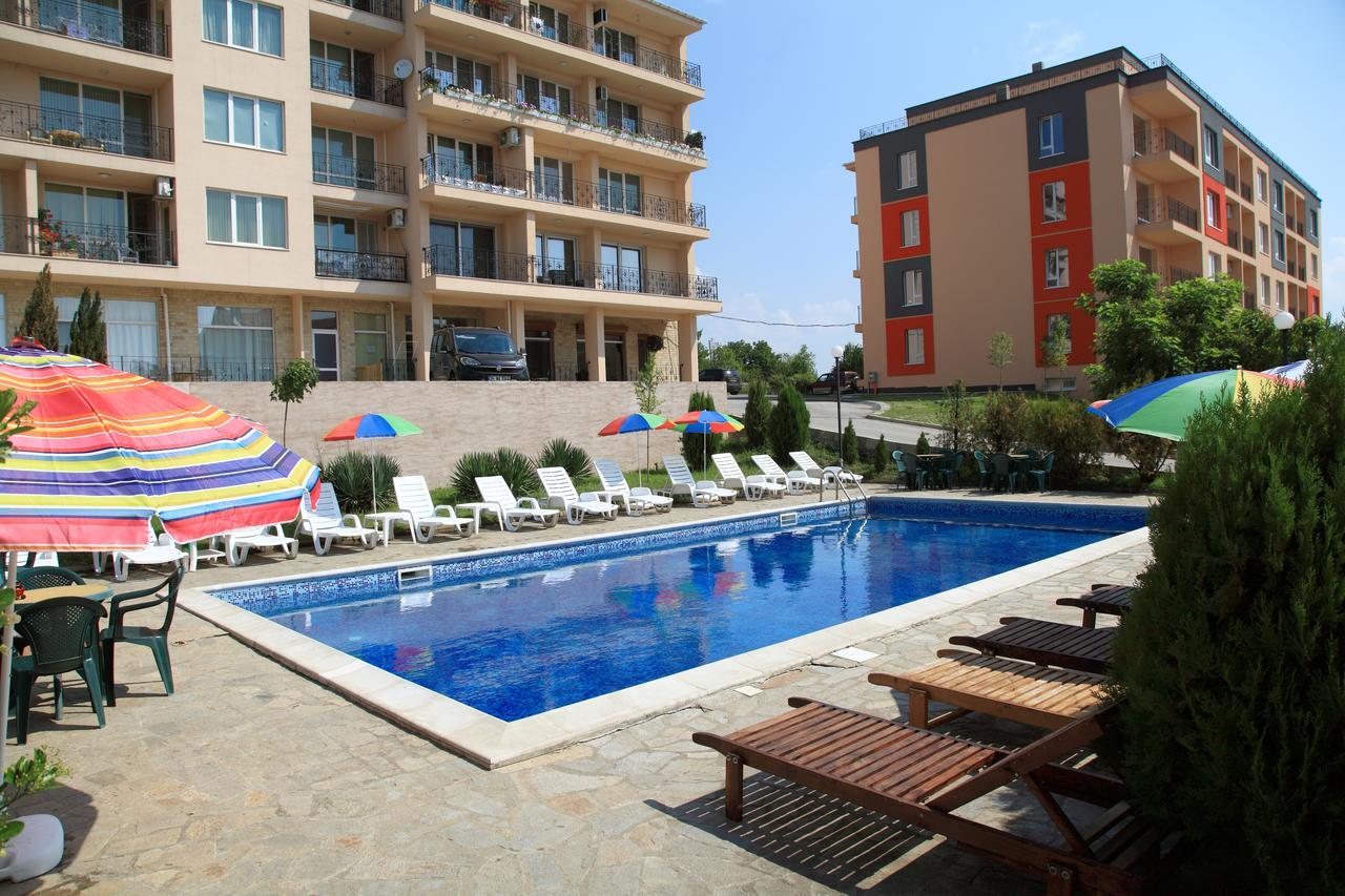 South Coast Apartments Shumen Exteriör bild