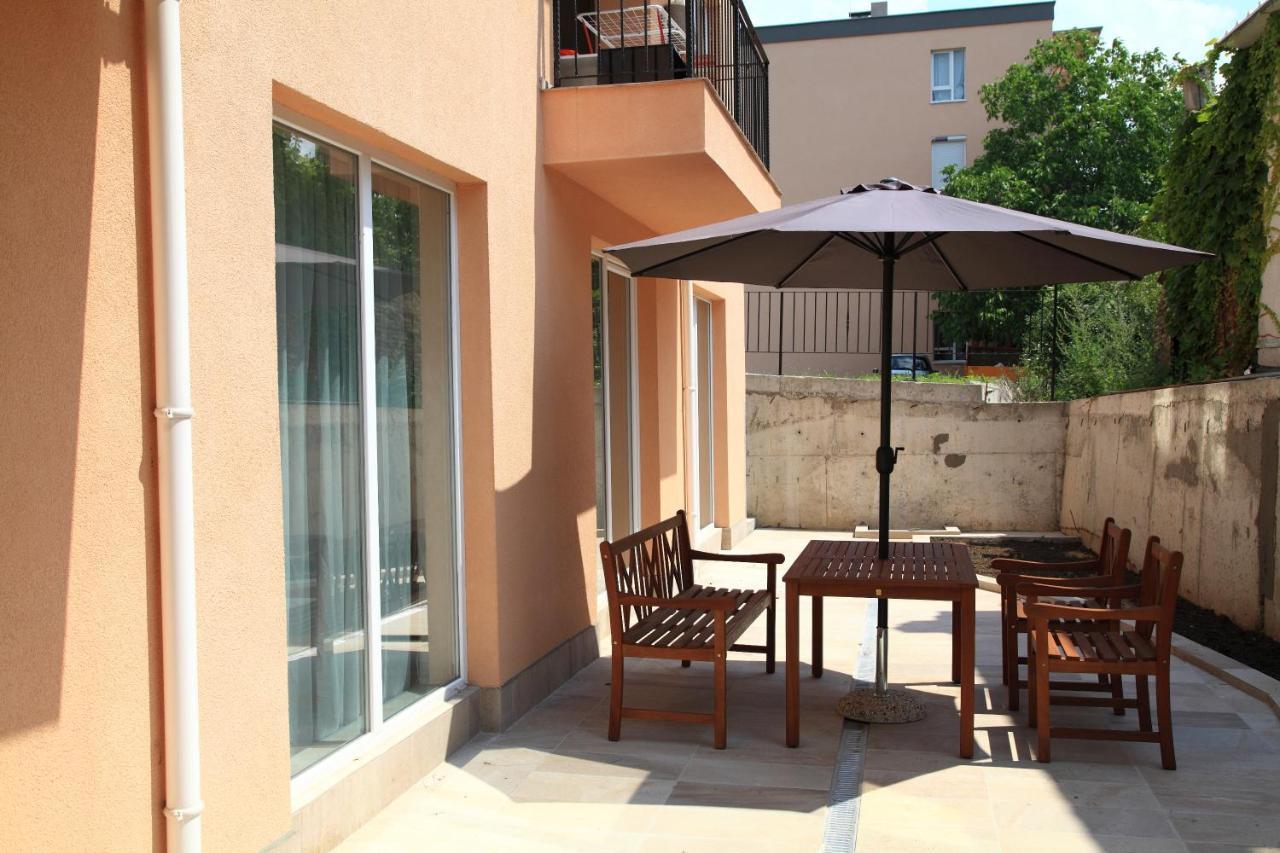 South Coast Apartments Shumen Exteriör bild
