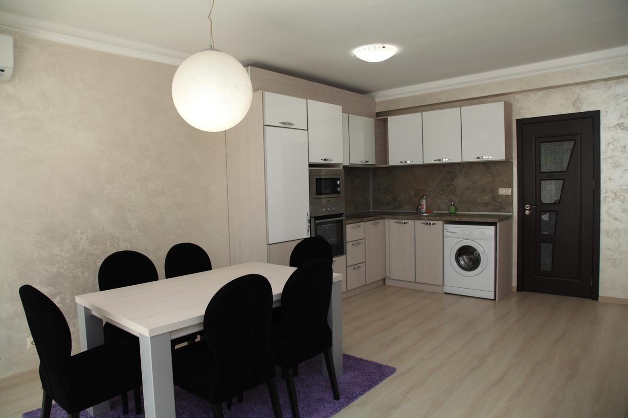 South Coast Apartments Shumen Exteriör bild