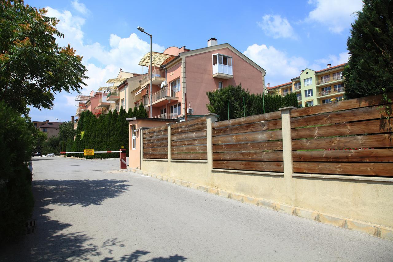 South Coast Apartments Shumen Exteriör bild