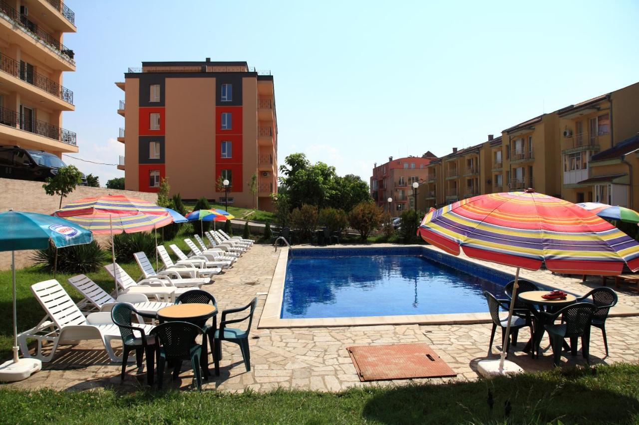 South Coast Apartments Shumen Exteriör bild