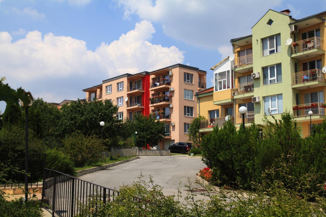 South Coast Apartments Shumen Exteriör bild