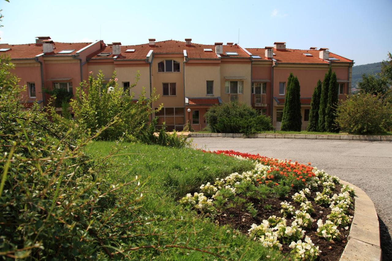 South Coast Apartments Shumen Exteriör bild