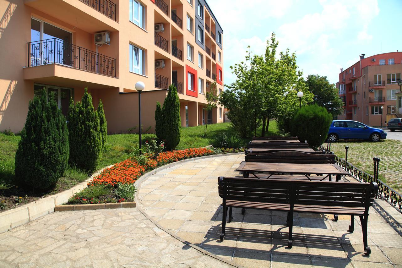 South Coast Apartments Shumen Exteriör bild