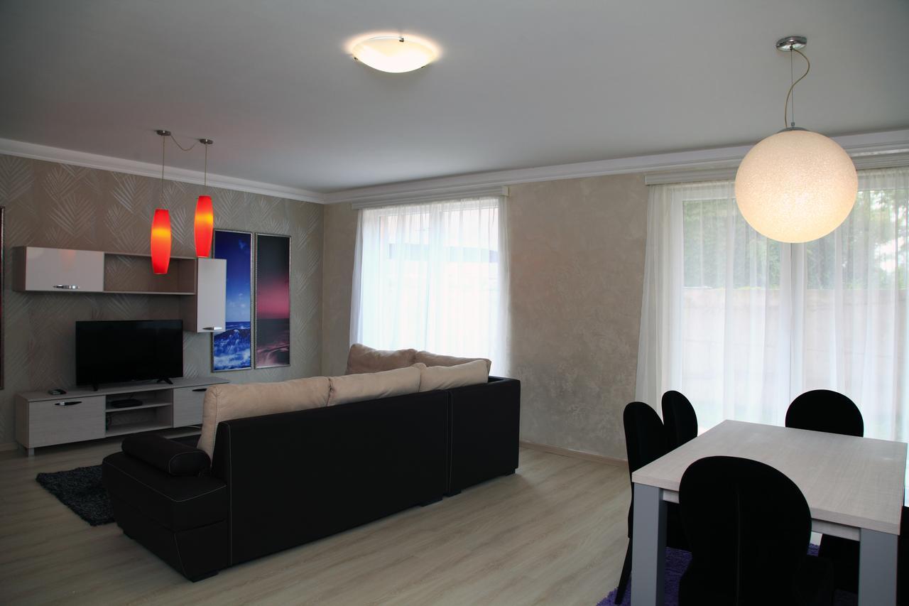 South Coast Apartments Shumen Exteriör bild