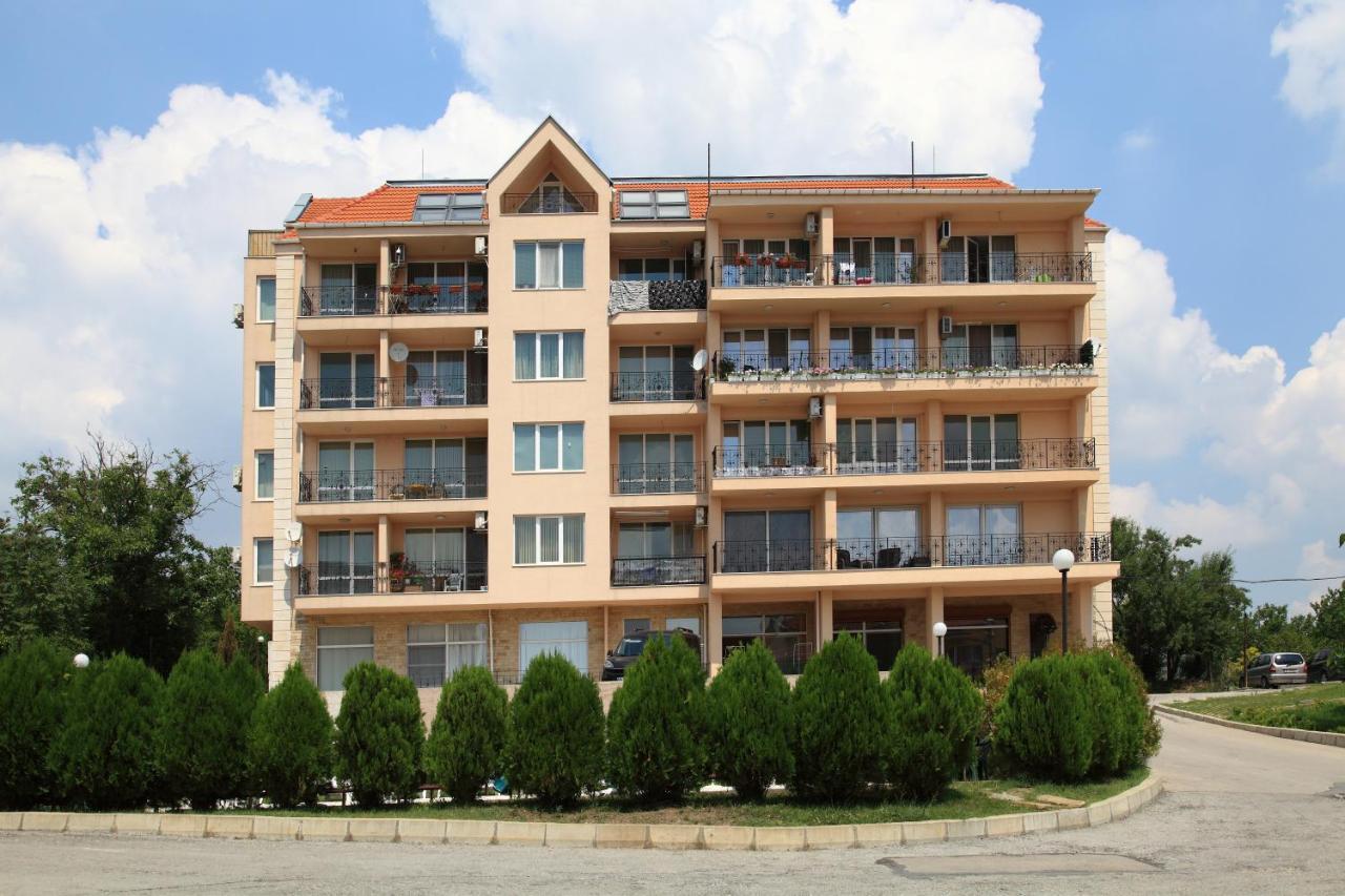 South Coast Apartments Shumen Exteriör bild