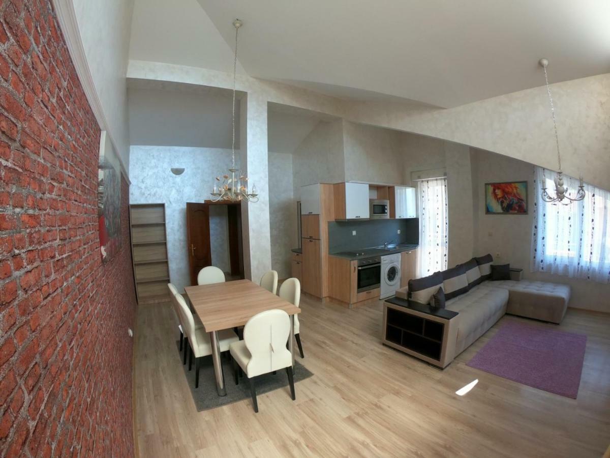 South Coast Apartments Shumen Exteriör bild