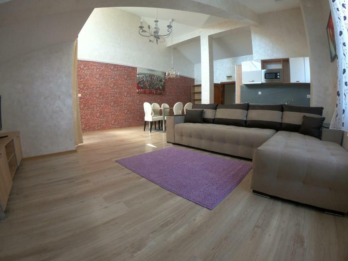 South Coast Apartments Shumen Exteriör bild